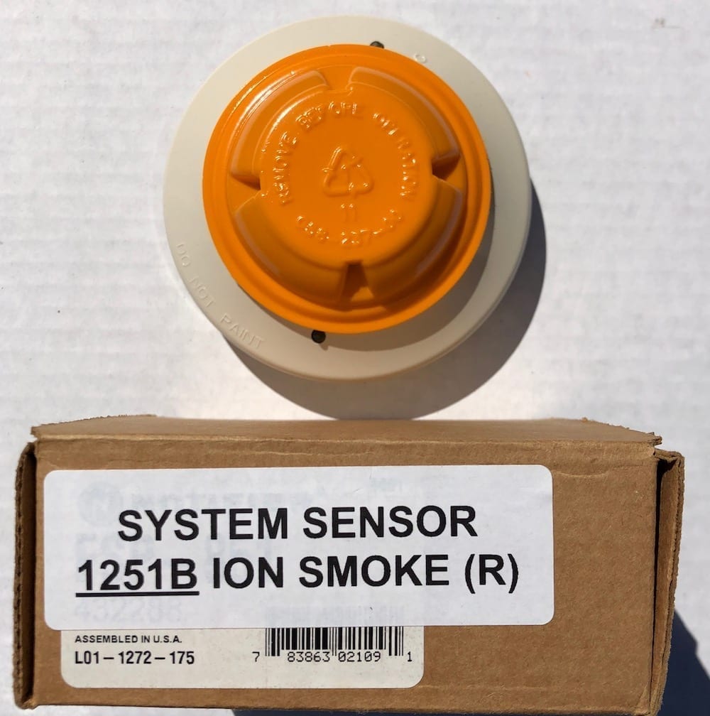 IONIZATION SMOKE DETECTOR. 1 YR. PROT. PLAN, 70+ SYSTEM SENSOR 1251B ION 